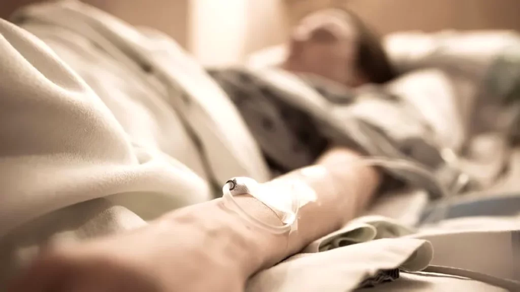 Turnu Măgurele sub semnul întrebării: internări fictive în spital pentru creșterea finanțării Un val de suspiciuni s-a abătut asupra Spitalului Municipal din Turnu Măgurele, după ce mai mulți angajați, sub protecția anonimatului, au acuzat unitatea medicală de practici ilegale menite să mascheze numărul real de pacienți și, astfel, să obțină fonduri suplimentare de la Casa Națională de Asigurări de Sănătate (CNAS)