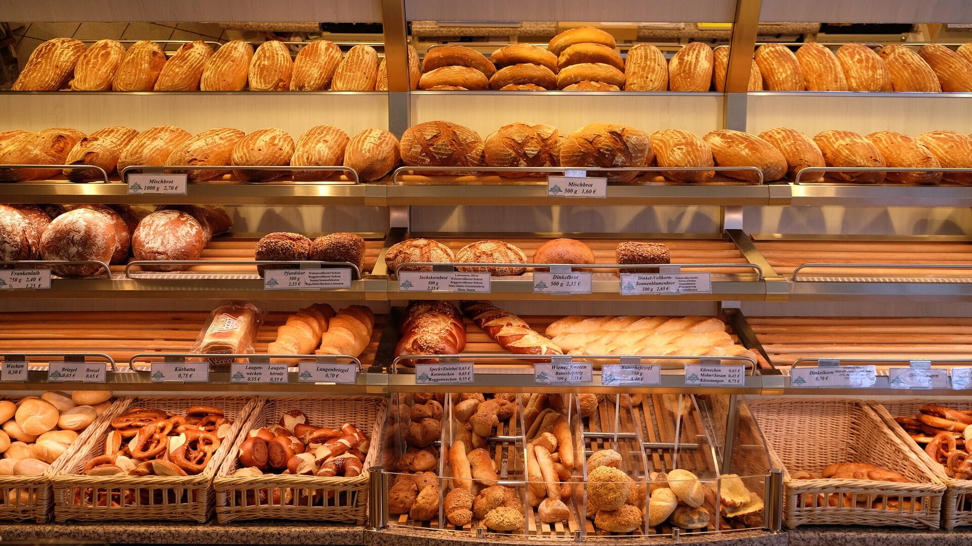 ANSVSA retrage loturi de pâine din magazine în România