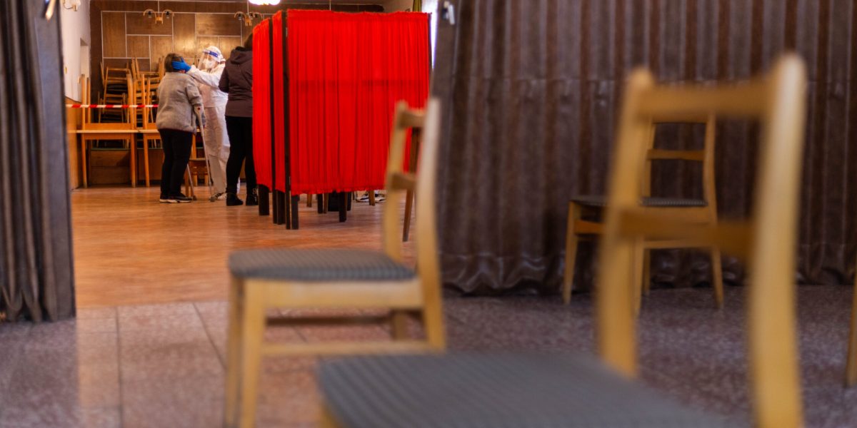 Secretul mormintelor din Kavala: trupuri COVID-19 care nu s-au descompus după cinci ani O situație incredibilă a ieșit la iveală în orașul Kavala, situat în nordul Greciei, unde autoritățile sunt nevoite să pregătească exhumarea a aproximativ 150 de cadavre din perioada pandemiei de COVID-19