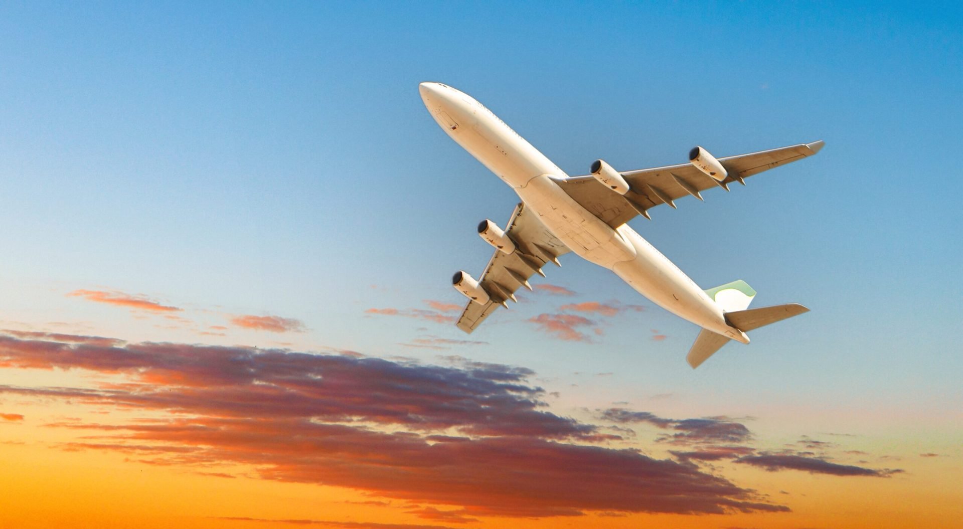 Războiul din Orientul Mijlociu provoacă un adevărat carusel în traficul aerian internațional, perturbând rutinele companiilor aeriene și ridicând prețurile combustibilului, totodată schimbând peisajul concurențial la nivel global