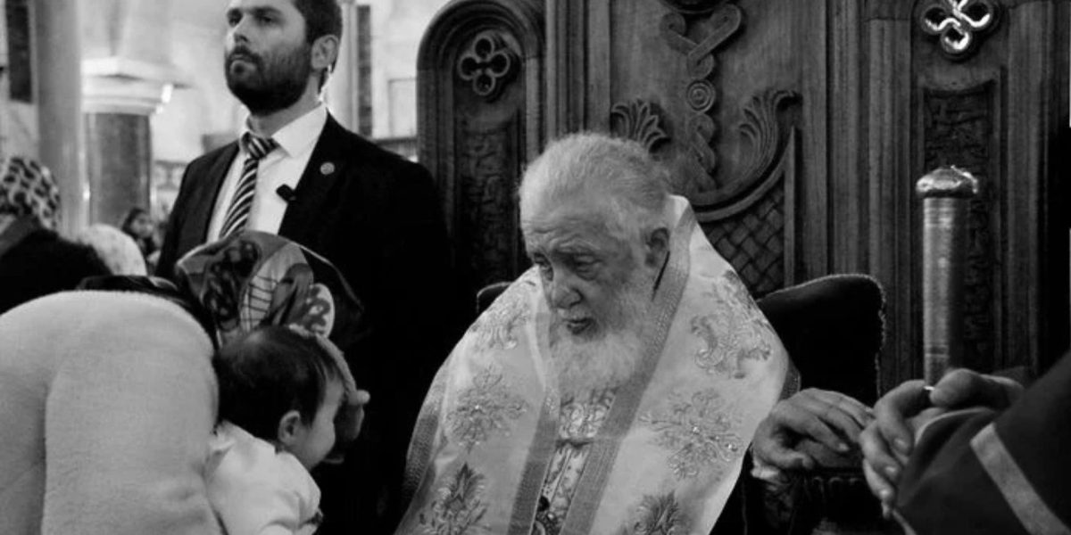 Patriarhul Ilia al II-lea al Georgiei, considerat o pilon al naționalismului religios și spiritual al țării sale, a încetat din viață la vârsta de 93 de ani, lăsând în urmă o moștenire complexă și profundă pentru istoria Bisericii Ortodoxe din Caucaz