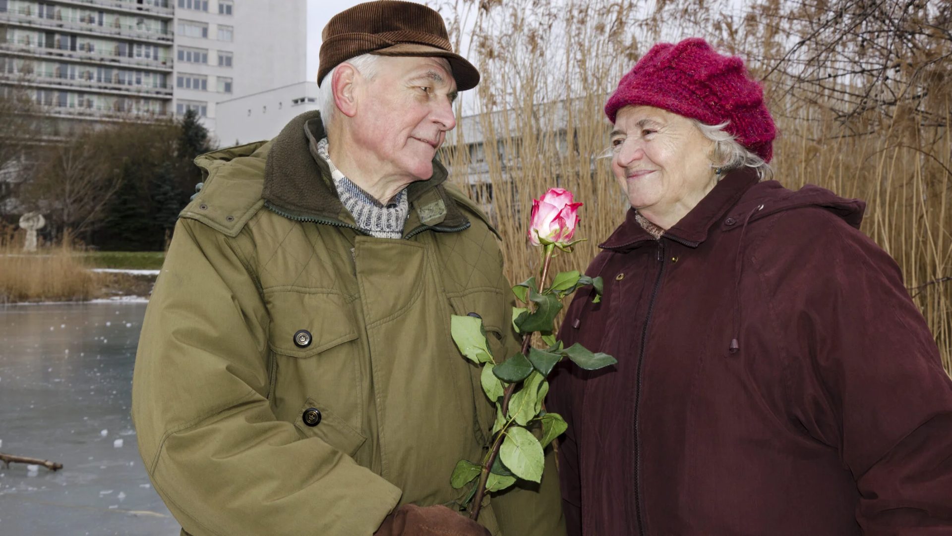 Plata pensiilor prin Poșta Română se va realiza până la jumătatea lunii aprilie, asigurând că beneficiarii va primi sumele cu întârziere redusă, în ciuda provocărilor generate de condițiile socio-economice din ultima perioadă