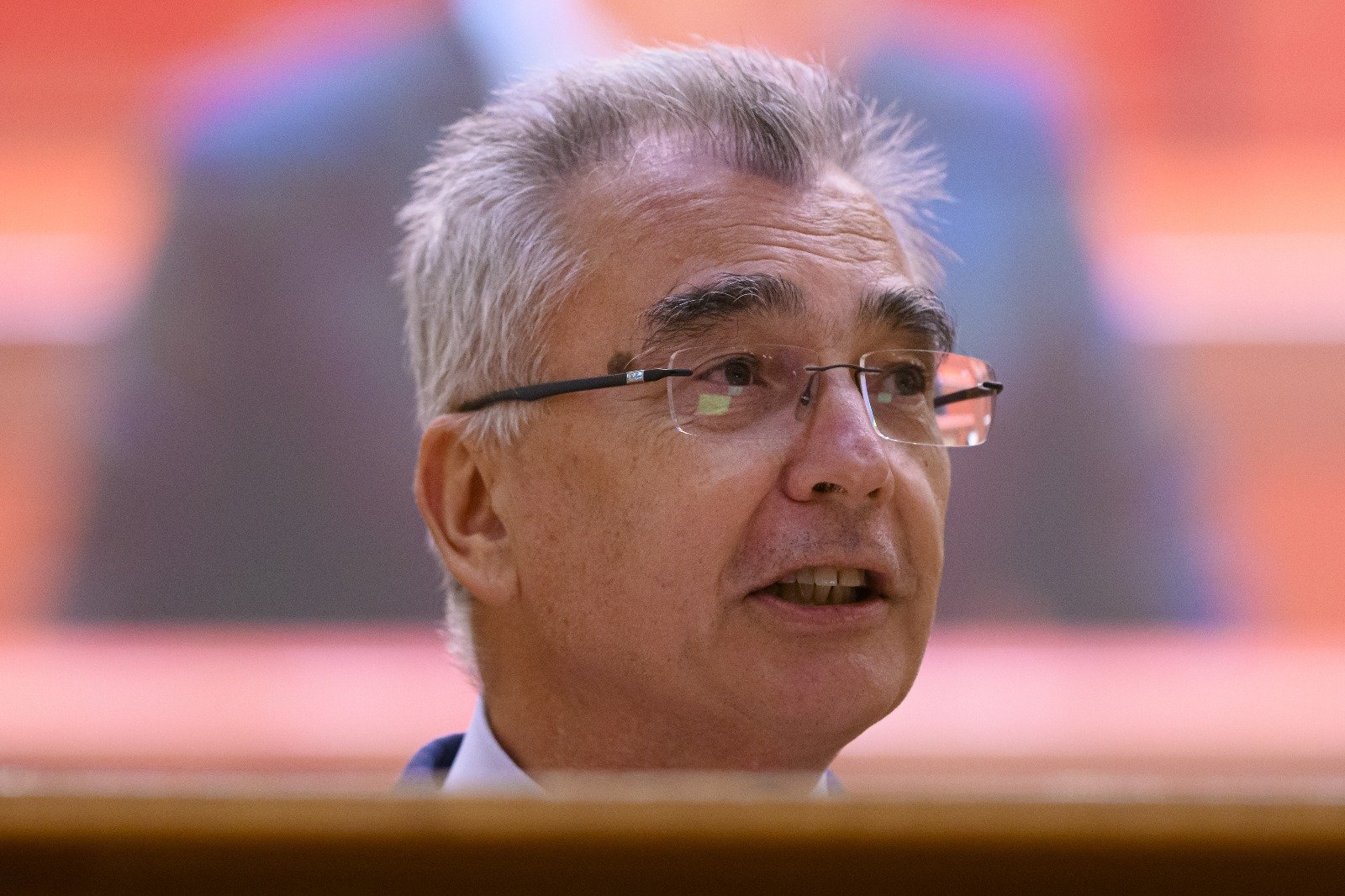 Liderul grupului senatorial al AUR, Petrișor Peiu, acuză Comisia Europeană de incompetență în gestionarea politicilor energetice și avertizează asupra efectelor devastatoare ale diferenței uriașe de prețuri la gaze între UE și SUA, ca urmare a crizei din Iran