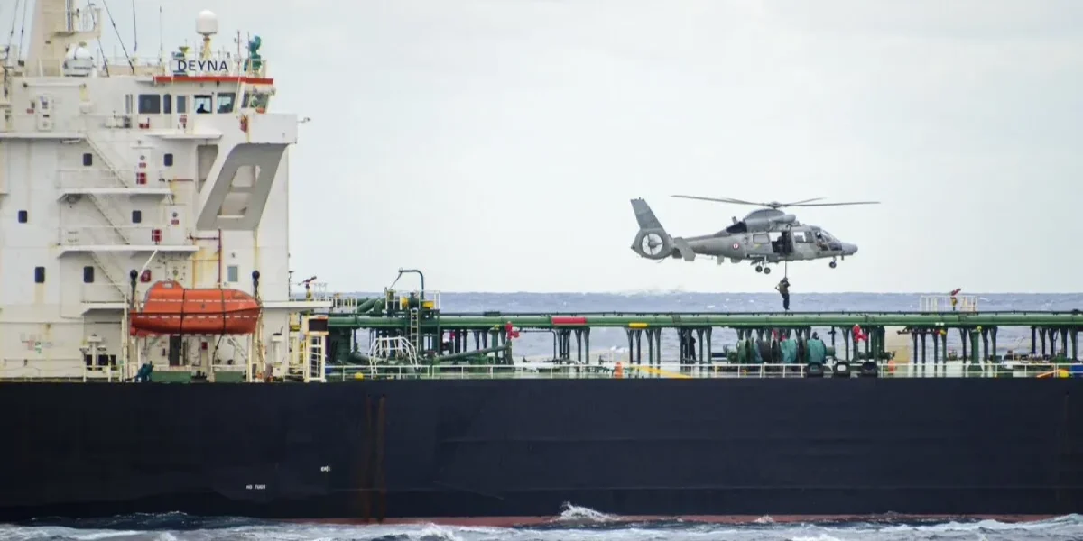 Marina franceză interceptă un petrolier suspect într-o operațiune de mare amploare, pe fondul tensiunilor globale pentru controlul resurselor energetice și al influenței rusești în mediul maritim internațional