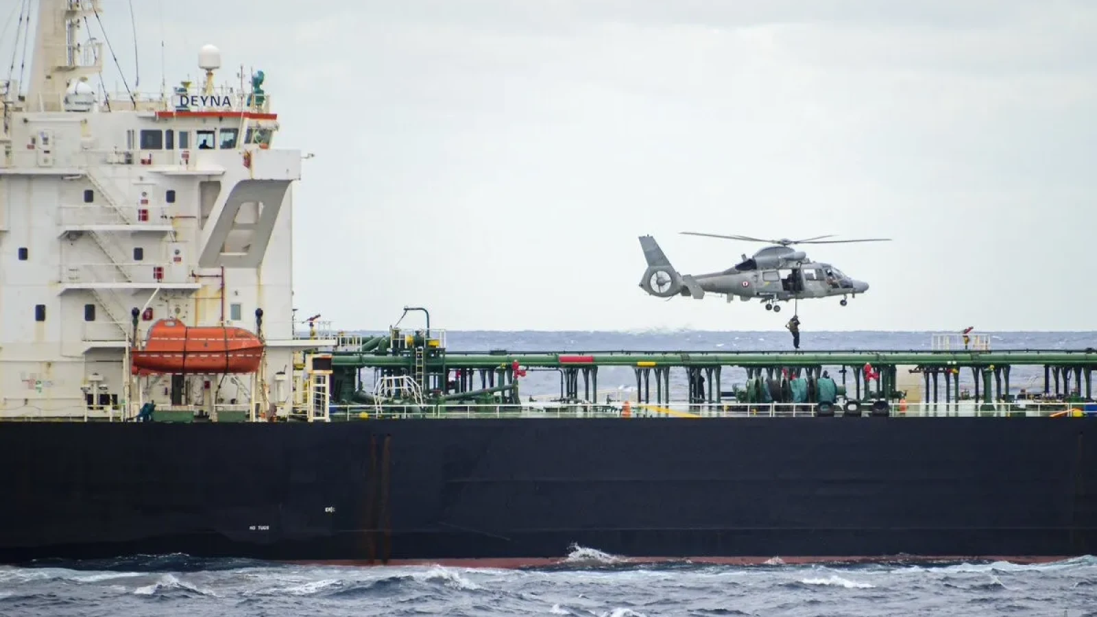 Marina franceză interceptă un petrolier suspect într-o operațiune de mare amploare, pe fondul tensiunilor globale pentru controlul resurselor energetice și al influenței rusești în mediul maritim internațional