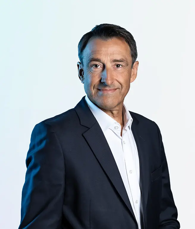 Renault și Ford colaborează acum pentru dezvoltarea unor noi modele electrice de clasă mică, o mutare strategică menită să consolideze poziția ambelor companii pe piața automobilelor electrice, în contextul intensificării concurenței și a orientării globale către mobilitatea sustenabilă