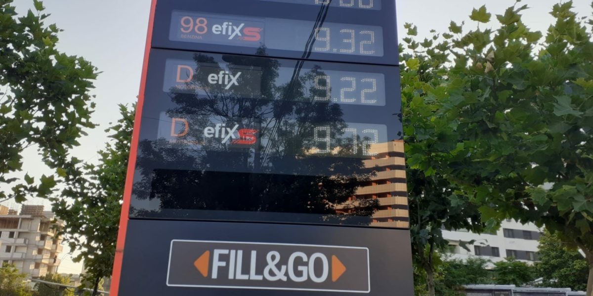 Guvernul amână decizia privind declararea situației de criză pe piața carburanților după ce Consiliul Economic și Social a refuzat avizarea ordonanței de urgență Guvernul a decis să amâne, cel puțin temporar, adoptarea unei măsuri cruciale pentru stabilizarea prețurilor la carburanți, după ce Consiliul Economic și Social (CES) nu a dat un aviz favorabil pentru ordonanța de urgență privind declararea situației de criză pe piața carburanților