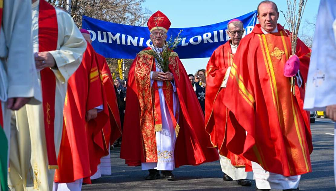 Ceremonii religioase speciale au avut loc în România în Duminica Floriilor Catolice, marcând deschiderea oficială a Săptămânii Patimilor și aducând în fața enoriașilor o tradiție ce păstrează vie spiritul credinței
