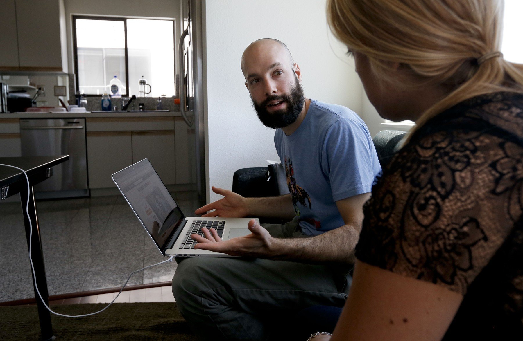 Patreon, platforma de abonamente pentru creatorii de conținut, a devenit recent subiectul unui scandal major legat de modul în care marile companii de tehnologie dezvoltă și implementează modelele de inteligență artificială (AI)