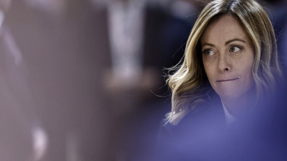 Meloni, șifonată de eșecul lui Orban și Trump: Ce urmează pentru Italia