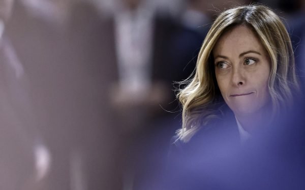 Meloni, șifonată de eșecul lui Orban și Trump: Ce urmează pentru Italia