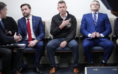 Departamentul Transporturilor din Statele Unite își testază limitele în domeniul reglementărilor de siguranță, devenind prima agenție federală care apelează la inteligența artificială pentru a redacta și implementa reguli în domeniul aviației, transportului rutier și infrastructurii critică