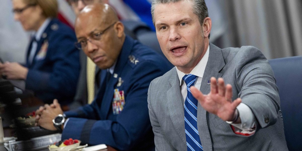 Proces în SUA împotriva restricțiilor Pentagonului pentru presă, judecător: „Publicul are dreptul să știe”