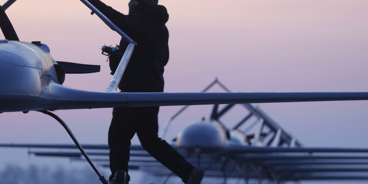 Amenințare iminentă: dronele ucrainene reconfigurează peisajul securității din Rusia Un fost ministru rus al Apărării, Serghei Șoigu, a emis avertismente fără precedent cu privire la capabilitățile militare ale Ucrainei și impactul acestora asupra securității naționale din Rusia