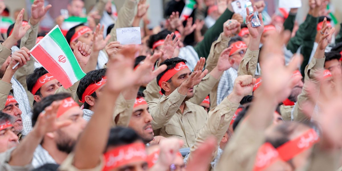 Forța paramilitară Basij din Iran, implicată în reprimarea protestelor, a fost învinsă de armata israeliană, care l-a ucis pe comandantul acesteia