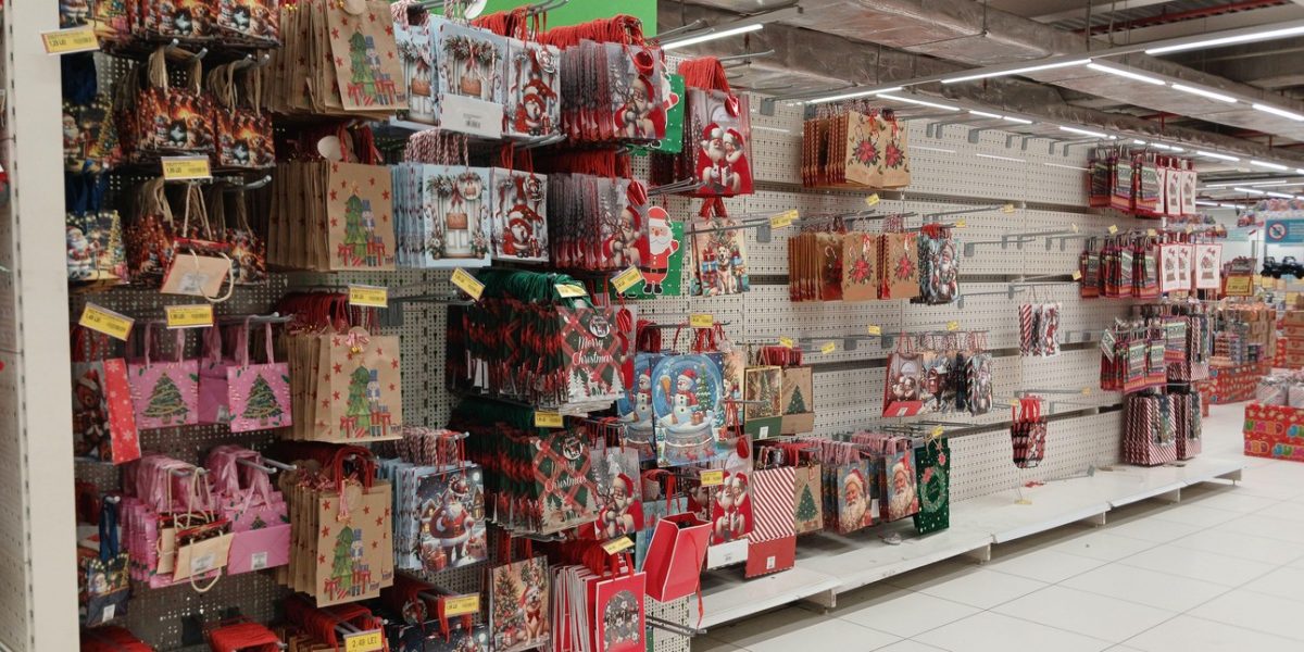 Retailerul grec de jucării Jumbo și-a consolidat recent prezența în România prin achiziția unei foste fabrici de textile din Baia Mare, o tranzacție menită să intensifice strategia de expansiune a companiei pe piața locală