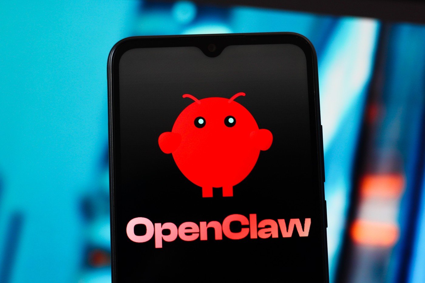 Un nume și mai controversat în lumea inteligenței artificiale open-source: „OpenClaw” devine subiectul principal al discuțiilor După numeroase schimbări de nume, controverse intense și un traseu care traversează Silicon Valley, Beijing și alte centre globale ale tehnologiei, agentul AI open-source cunoscut astăzi sub numele de „OpenClaw” a reușit să atragă atenția publicului și a experților în domeniu, devenind unul dintre cele mai discutate și contestate proiecte din ecosistemul inteligenței artificiale