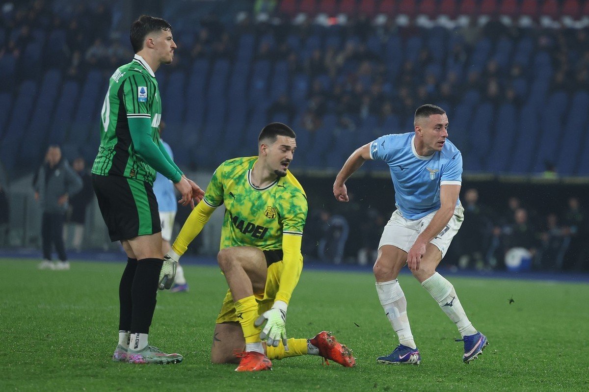 Portar greșește decisive în prelungiri: Lazio câștigă cu Sassuolo 2-1