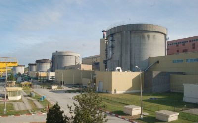 Nuclearelectrica se confruntă cu negocieri dure pentru finanțarea proiectelor cruciale din sectorul nuclear românesc Compania de stat Nuclearelectrica, administratorul centralei nucleare de la Cernavodă, se află în mijlocul unor negocieri extrem de dificile pentru obținerea fondurilor necesare pentru două dintre cele mai importante proiecte ale sale: retehnologizarea Unității 1 și construirea noilor reactoare 3 și 4 ale centralei