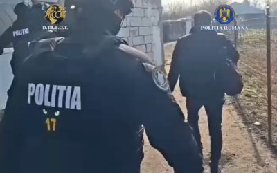 Trei persoane, printre care doi minori de 16 ani, reținute pentru trafic de minori și alte infracțiuni grave în Teleorman Poliția și DIICOT au făcut recent pași importanți în lupta împotriva criminalității organizate din județul Teleorman, reținând trei suspecți pentru acuzații grave legate de trafic de minori, acces ilegal la sisteme informatice și alte activități infracționale