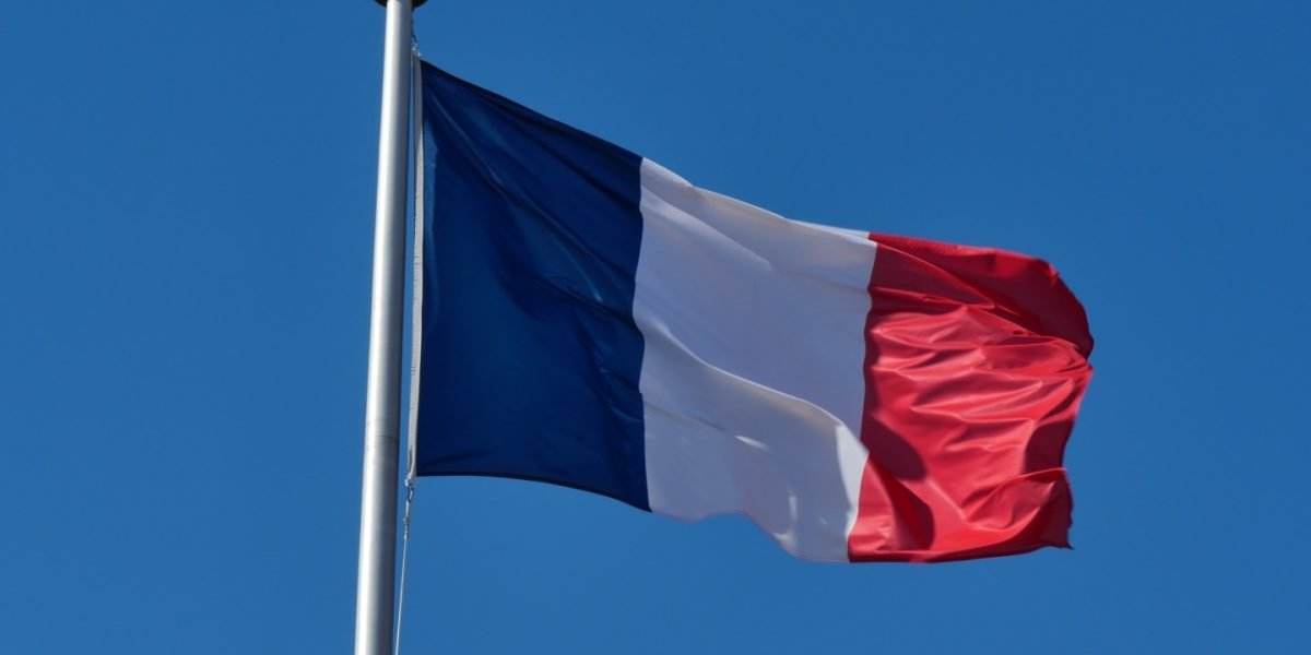 Franța se află printre cele circa 15 țări din regiunea Orientului Mijlociu afectate de conflictele armate, numărând în jur de 400.000 de conaționali români, francezi și cetățeni ai altor naționalități