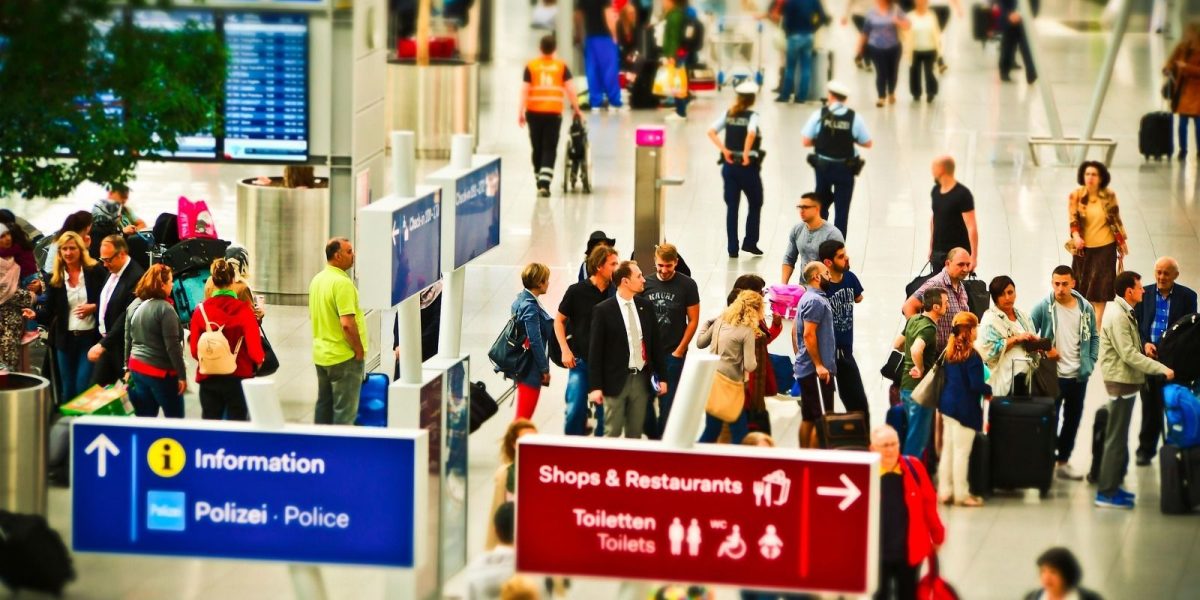 MAE anunță repatrierea unui nou grup de români din Israel