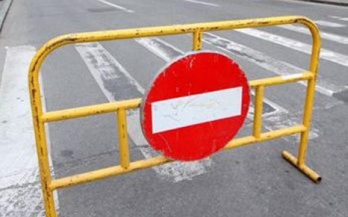 Trafic limitat în zona Fântâna Miorița din cauza lucrărilor de reparație a marcajelor rutiere Noaptea de 10 spre 11 martie aduce restricții temporare de trafic la ieșirea din București, pe Șoseaua București-Ploiești, în zona Fântâna Miorița
