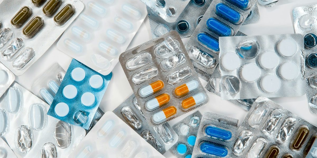 Locuitorii din Sectorul 1 pot beneficia de un sprijin financiar anual pentru medicamente, în valoare de până la 2.000 de lei, program destinat persoanelor aflate în situații dificile