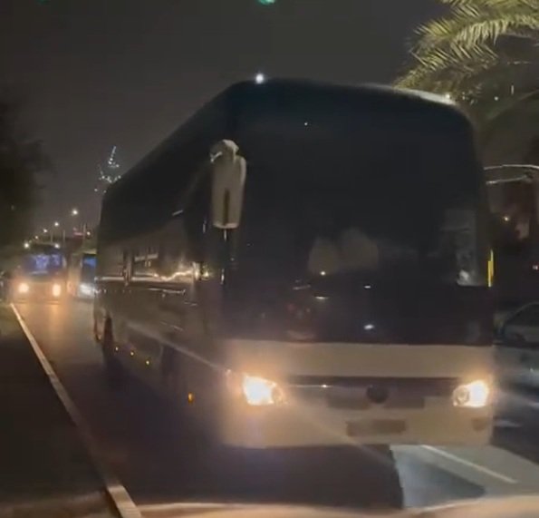 Românii evacuați din Orientul Mijlociu revin acasă după criza diplomatică și sanitară Luni dimineață, situația românilor blocați în regiunea Orientului Mijlociu a început să se clarifice, odată cu sosirea primelor grupuri de cetățeni români aduși în siguranță în țară, în contextul unei crize ce a durat săptămâni întregi