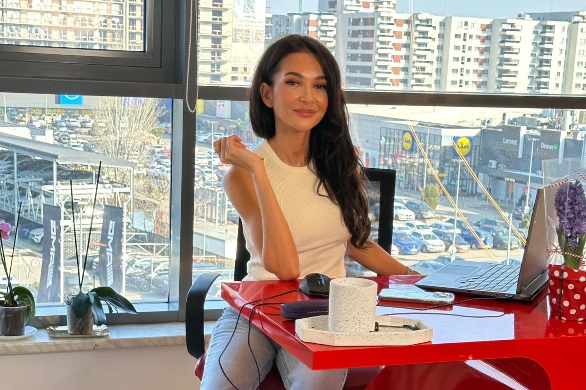 După o perioadă marcată de controverse și tensiuni publice, Ruxandra Luca pare să își reia timid, dar sigur, locul în lumina reflectoarelor