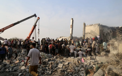 O tragedie care îngroapă orice speranță de stabilitate în regiune: în urma unui atac aerian survenit săptămâna trecută, o școală iraniană situată pe o fostă bază a Gărzii Revoluționare Islamice a fost complet distrusă, provocând moartea a zeci de elevi