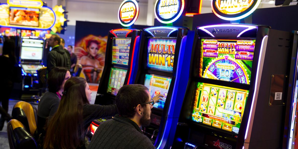 Peste 200 de localități pot interzice jocurile de noroc, ce șanse au?