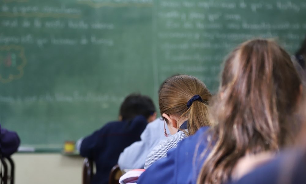 Elevii susțin azi proba la limba și literatura română din simularea Evaluării Naționale 2026