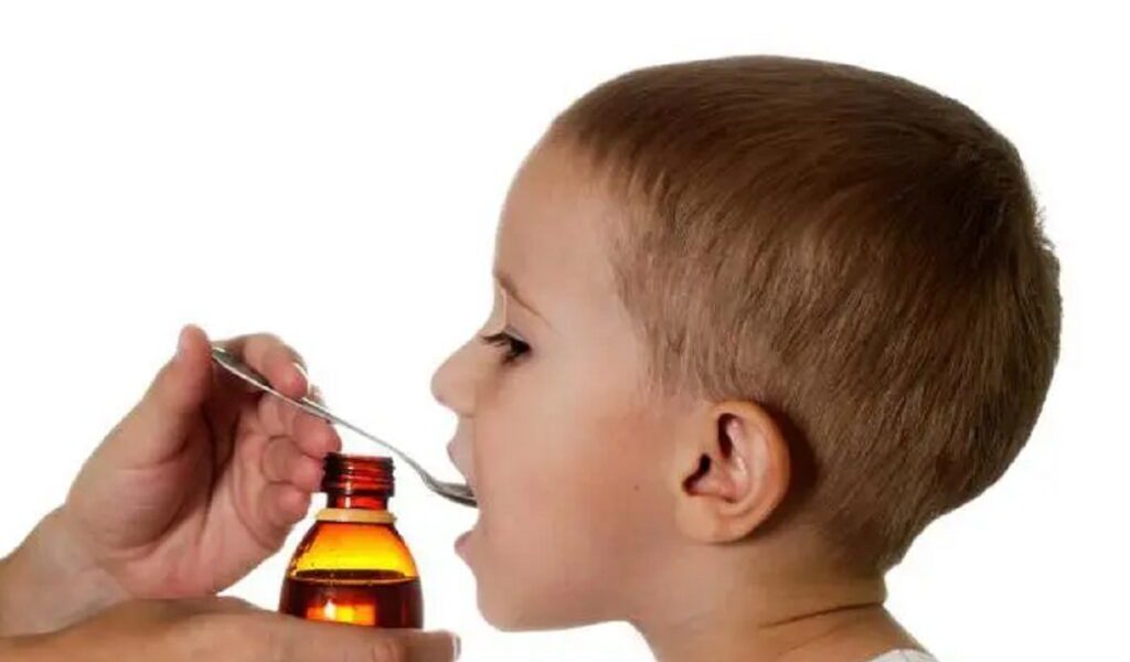 Avertisment major pentru părinții din întreaga lume: aproape 90.000 de sticle de ibuprofen pentru copii au fost retrase de pe piață din cauza unor riscuri de contaminare