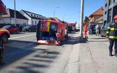 Un accident rutier grav petrecut pe bulevardul Vasile Milea din Sibiu a fost deosebit de complicat, activând pentru scurt timp Planul Roșu de Intervenție