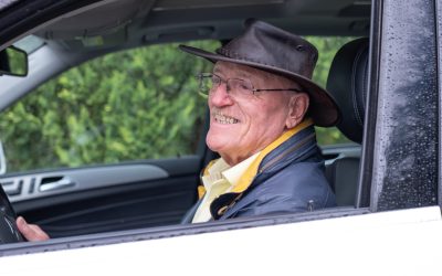 Siguranța rutieră sub semnul întrebării: incidentele provocate de șoferii vârstnici devin o preocupare tot mai acută Luna aprilie 2026 a readus în prim-plan discuția despre siguranța pe șosele din România, după ce o serie de accidente grave au fost provocate de conducători auto cu vârste de peste 80 de ani