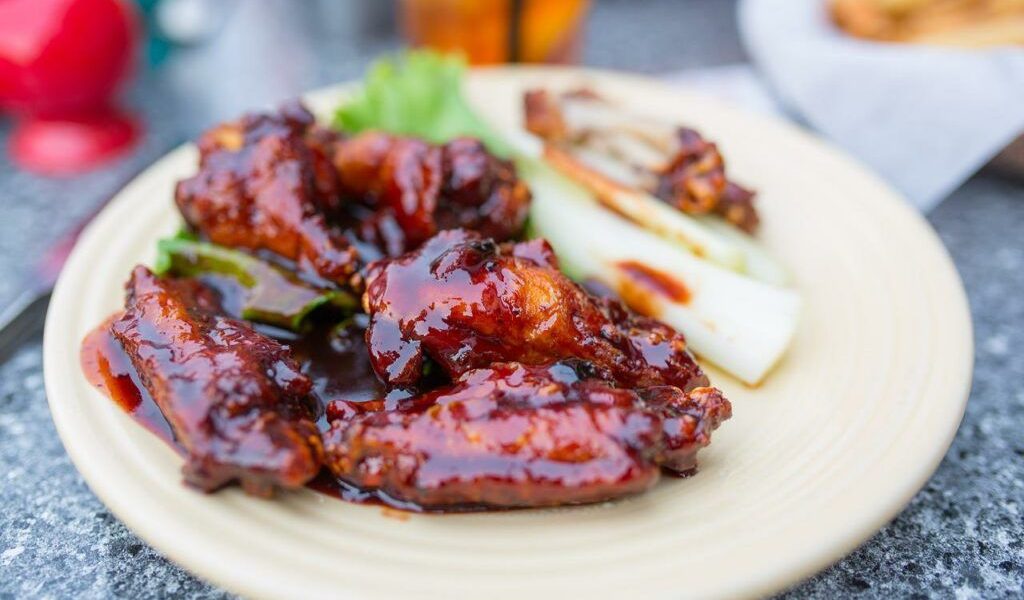 Mâncatul târziu seara – un obicei comun cu consecințe serioase pentru sănătate Majoritatea celor ocupați, copleșiți de stresul zilnic și obosiți, aleg să consume masa principală seara, chiar înainte de a merge la culcare