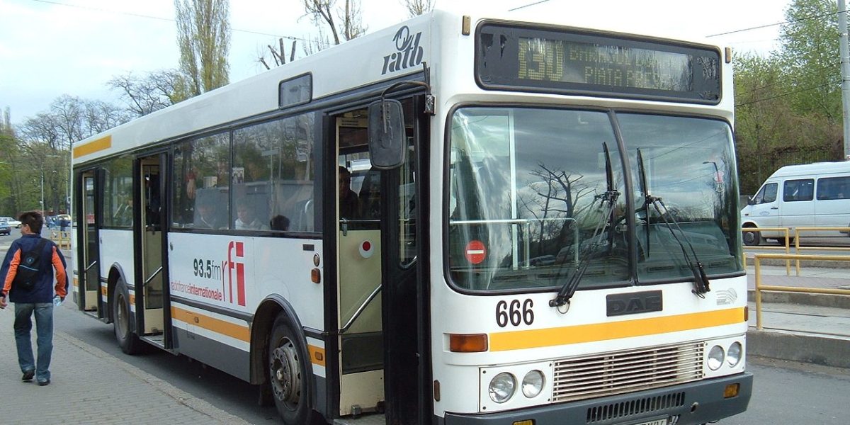 Autobuz DAF STB pe strada din Bucuresti