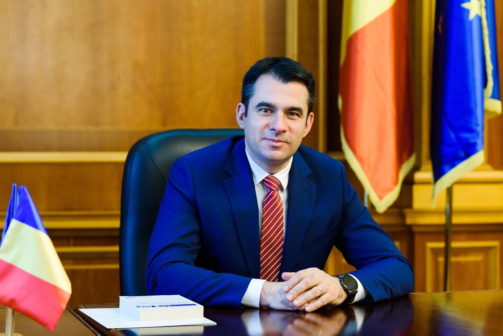 Tensiuni și speranțe în coaliție: perspective optimiste și divergențe asupra bugetului pentru 2026 Negocierile pentru adoptarea bugetului de stat pe anul viitor par să intre pe un făgaș mai favorabil, după săptămâni de incertitudine și tensiuni între partidele aflate la guvernare