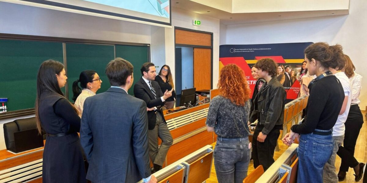 Primăria București face apel la tinerii studenți pentru a construi un viitor mai eficient în administrația publică Administrația Capitalei vrea să atragă tineri talentați și bine pregătiți în sectorul public, în contextul unei scurte dar constante evoluții a orașului, care impun adaptarea și modernizarea serviciilor pentru a răspunde așteptărilor cetățenilor