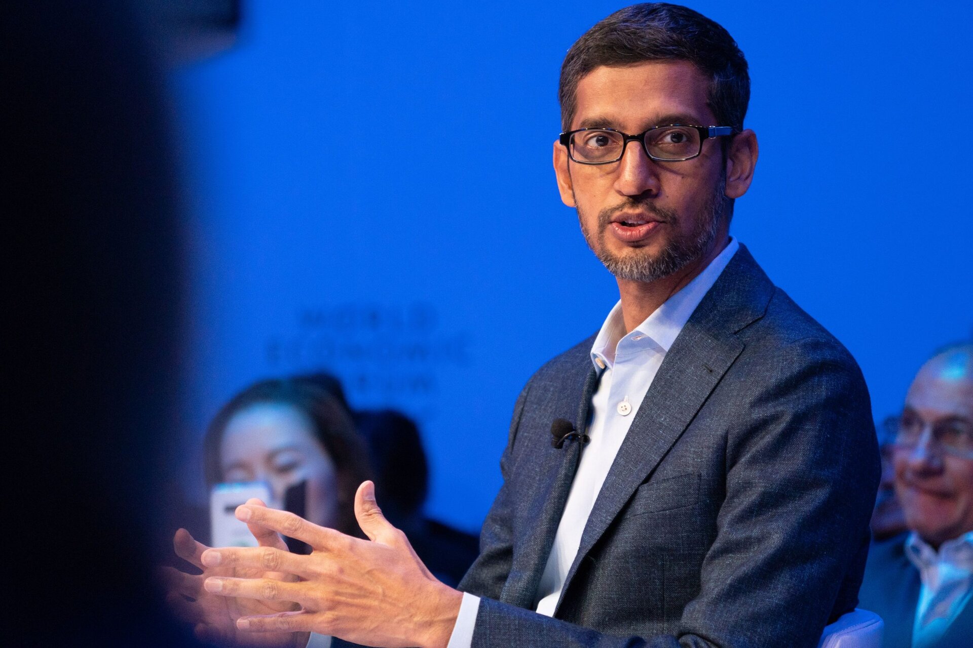 Sundar Pichai, directorul general al Google și al holdingeului Alphabet, se află în pragul unei recompense financiare uriașe pentru următorii trei ani, după cum relevă un document recent publicat de Securities and Exchange Commission (SEC)