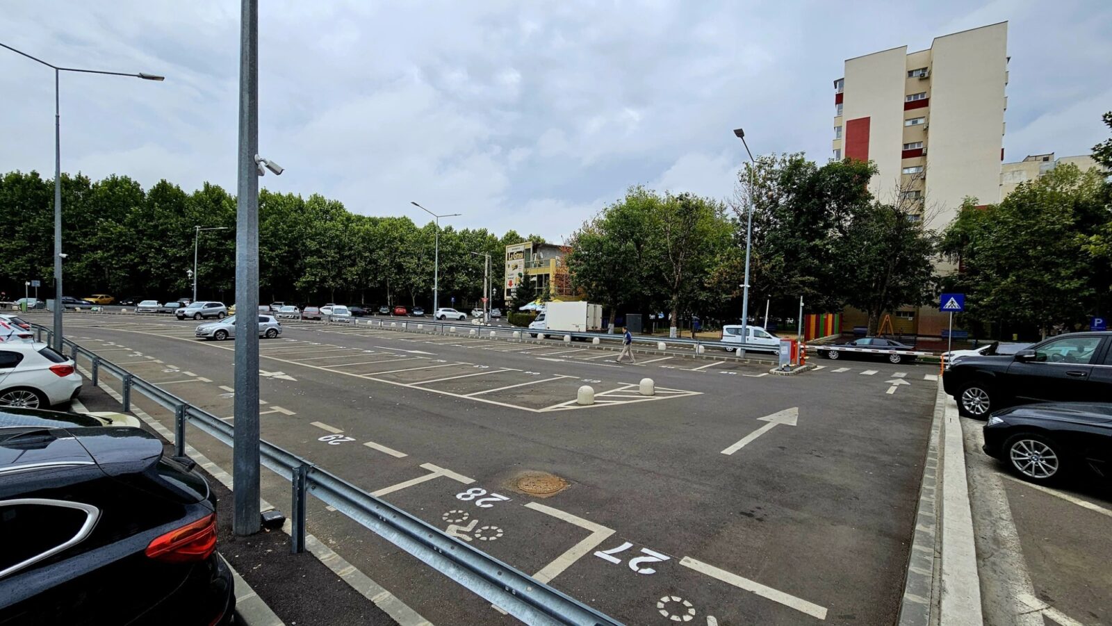Bucureștenii din Sectorul 4 pot cere restituirea banilor plătiți pentru taxa de dezvoltare urbană, după ce primăria a anunțat suspendarea acestei taxe, ce urma să fie valabilă începând cu aprilie 2026