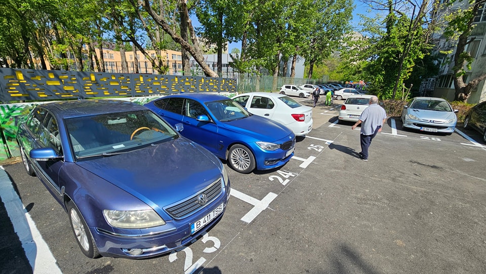 Consiliul Local Sector 4 a anulatt taxa specială de dezvoltare urbană, la un pas de un scandal mai amplu Decizia de a elimina definitiv taxa specială de dezvoltare urbană impusă în Sector 4 a fost anunțată miercuri, într-o ședință liniștită, dar cu efecte majore asupra bugetului local și a dezvoltării proiectelor imobiliare din zonă