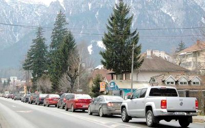 Trafic aglomerat pe DN1 între Sinaia și Comarnic duminică seara