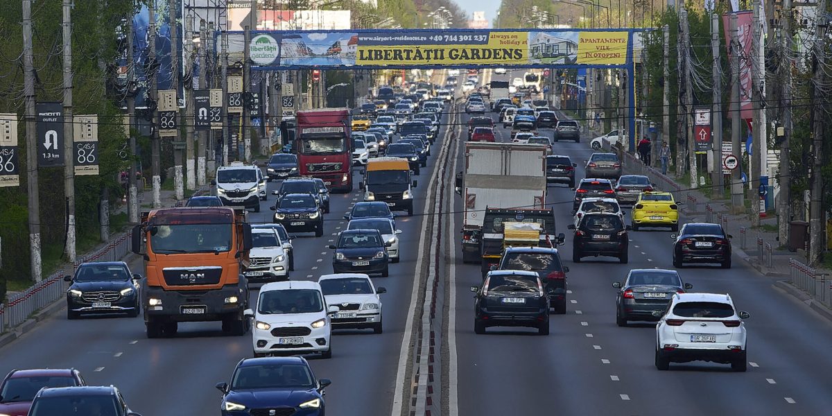 OUG 7/2026 aduce schimbări semnificative în Codul Fiscal și legislația rutieră, afectând direct proprietarii de vehicule, tranzacțiile imobiliare și automatizarea fiscală locală