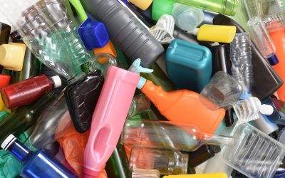 Transformarea deșeurilor de plastic în oțet: o soluție inovatoare pentru mediul înconjurător Plasticul, material extrem de durabil, a devenit de-a lungul timpului o problemă crucială pentru mediul înconjurător