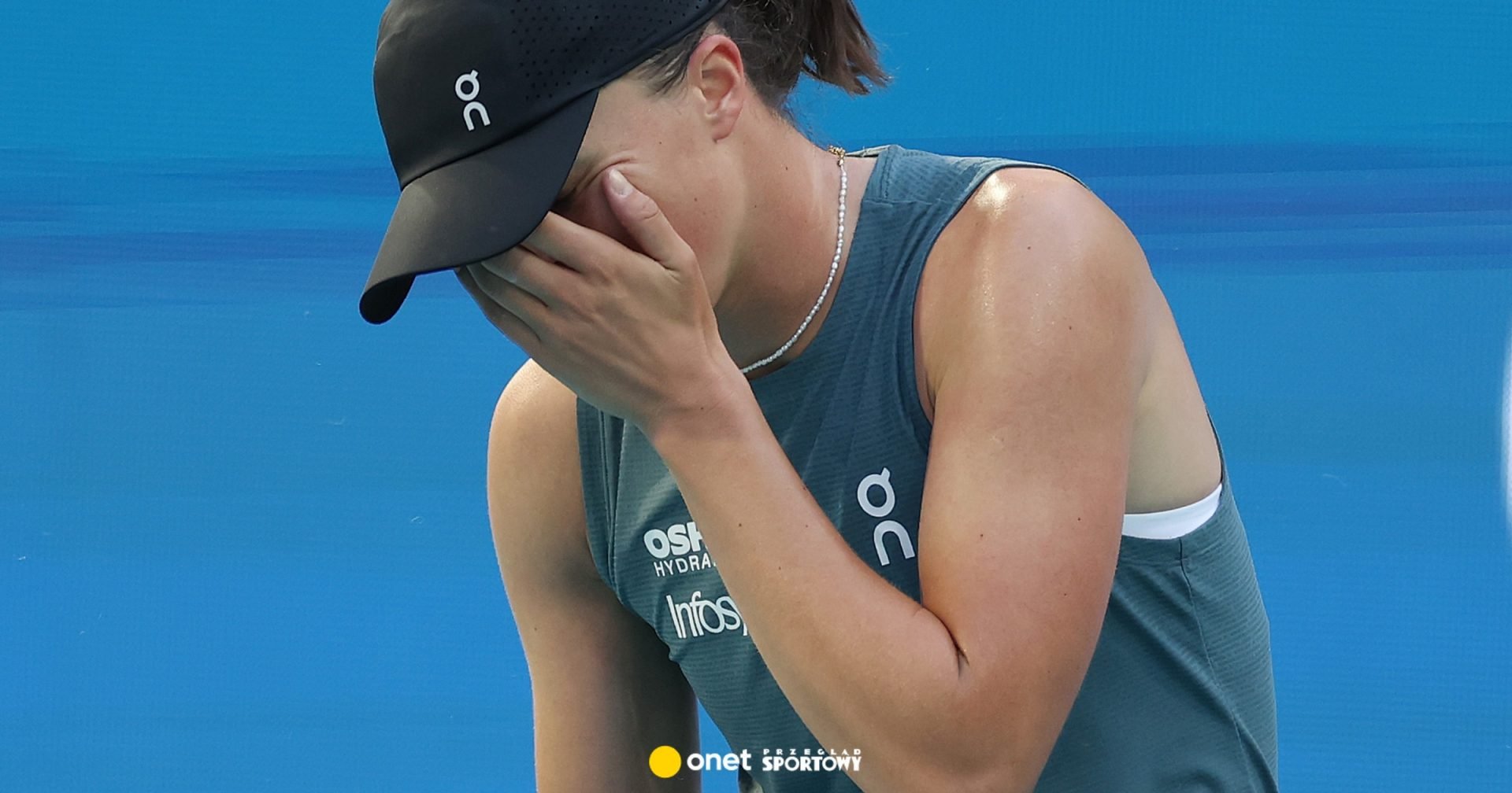 Iga Świątek trece printr-o perioadă dificilă, după ce a fost eliminată de Magda Linette în turul al doilea al turneului de la Miami, într-o partidă extrem de tensionată și dezorganizată