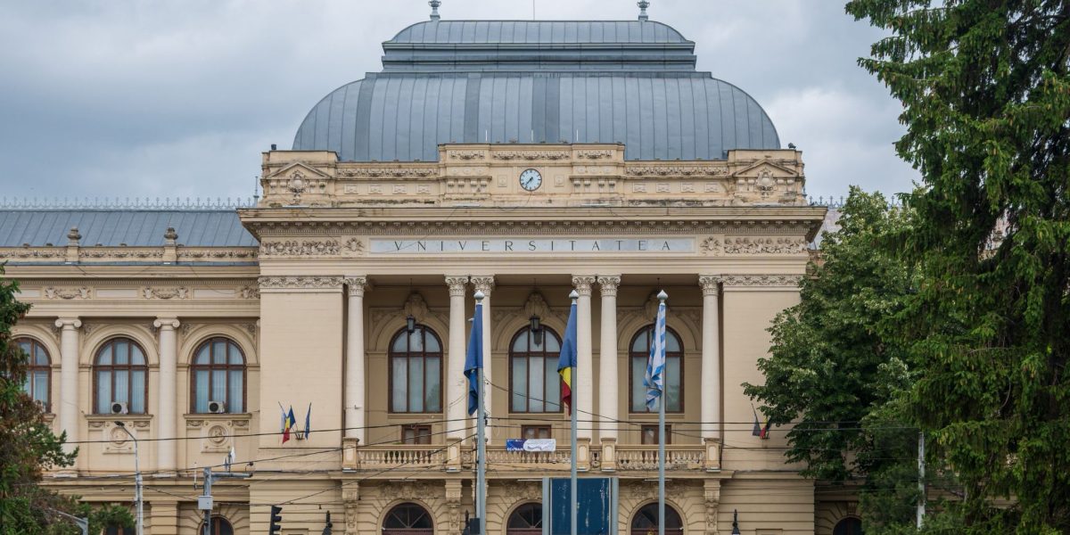 UAIC analizează cererea de retragere a titlului Doctor Honoris Causa acordat lui Martin A. Nowak, implicat în dosarele Epstein