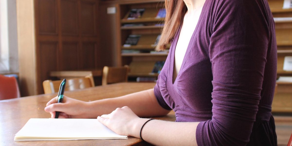 O studentă la UMF Iași în scene aparent de neimaginat: refuză să părăsească apartamentul închiriat chiar și după expirarea contractului, iar confruntările legale și conflictul cu proprietarii continuă de aproape doi ani