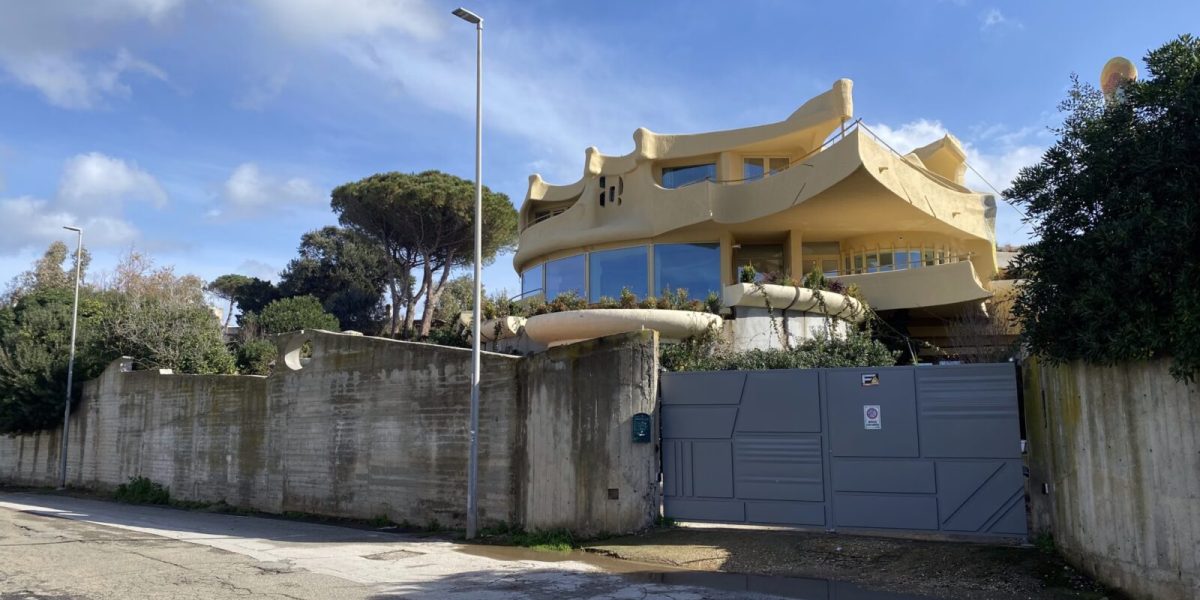 Primarul Sectorului 3, Robert Negoiță, a ieșit în față pentru a dezminți acuzațiile shock referitoare la proprietățile familiei sale din Italia, după ce investigațiile jurnaliștilor au pus în discuție achizițiile făcute în Civitavecchia